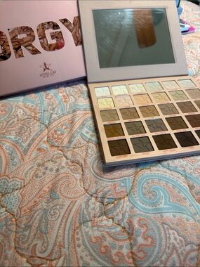 Jeffree Star Orgy palette